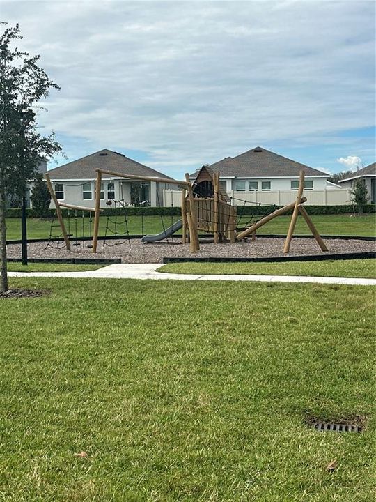 For Sale: $475,900 (4 beds, 3 baths, 2115 Square Feet)