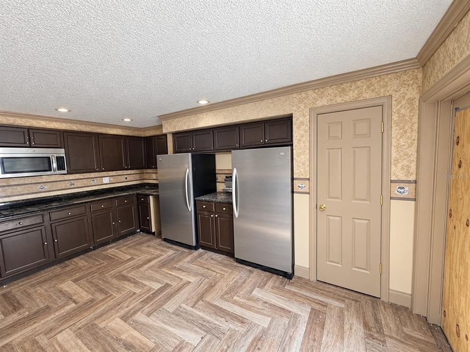 For Sale: $174,900 (3 beds, 2 baths, 1283 Square Feet)
