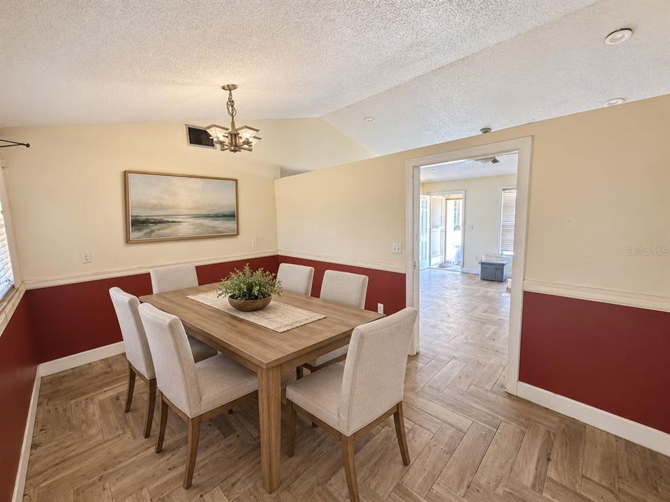 For Sale: $174,900 (3 beds, 2 baths, 1283 Square Feet)