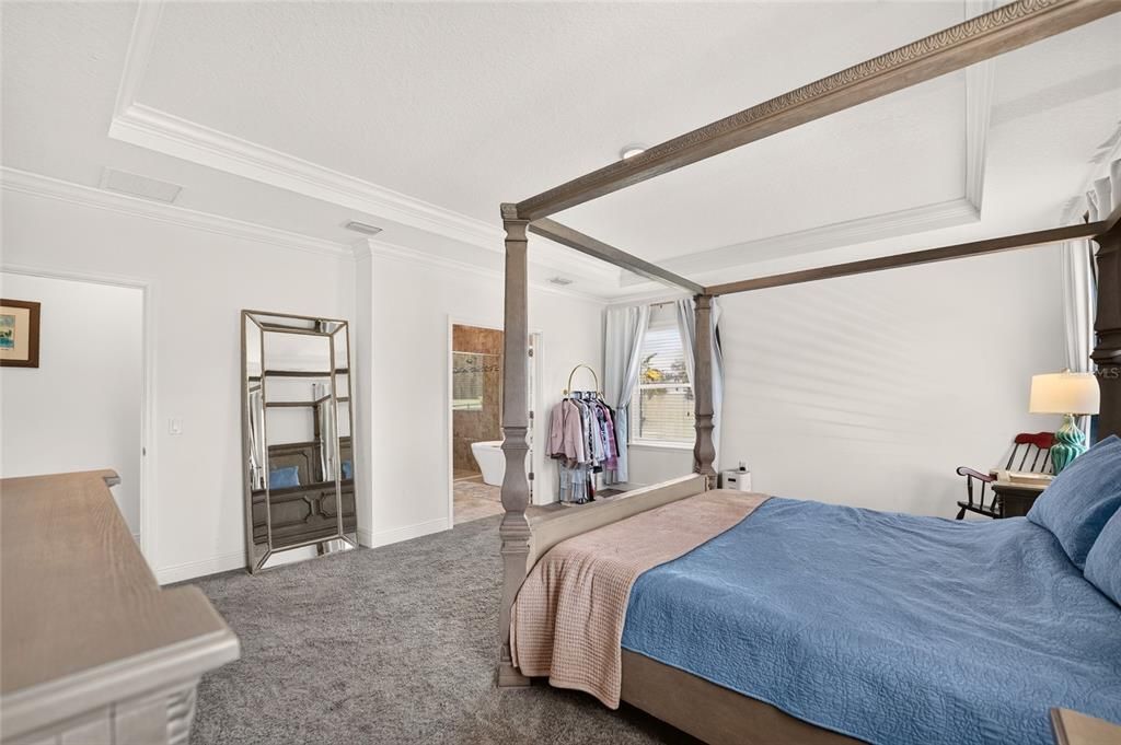 En Venta: $649,000 (4 camas, 3 baños, 2926 Pies cuadrados)