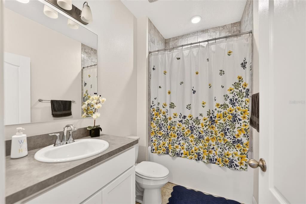 En Venta: $649,000 (4 camas, 3 baños, 2926 Pies cuadrados)