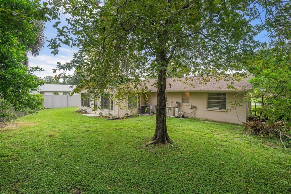 For Sale: $380,000 (3 beds, 2 baths, 1296 Square Feet)