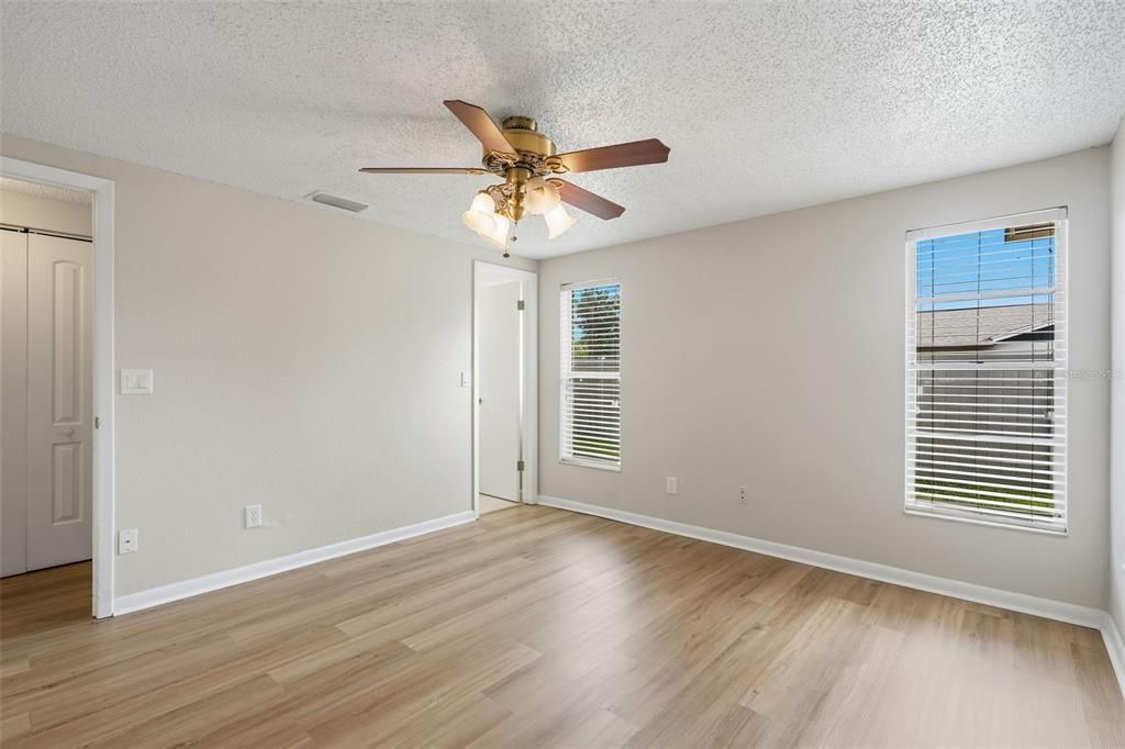 For Sale: $380,000 (3 beds, 2 baths, 1296 Square Feet)