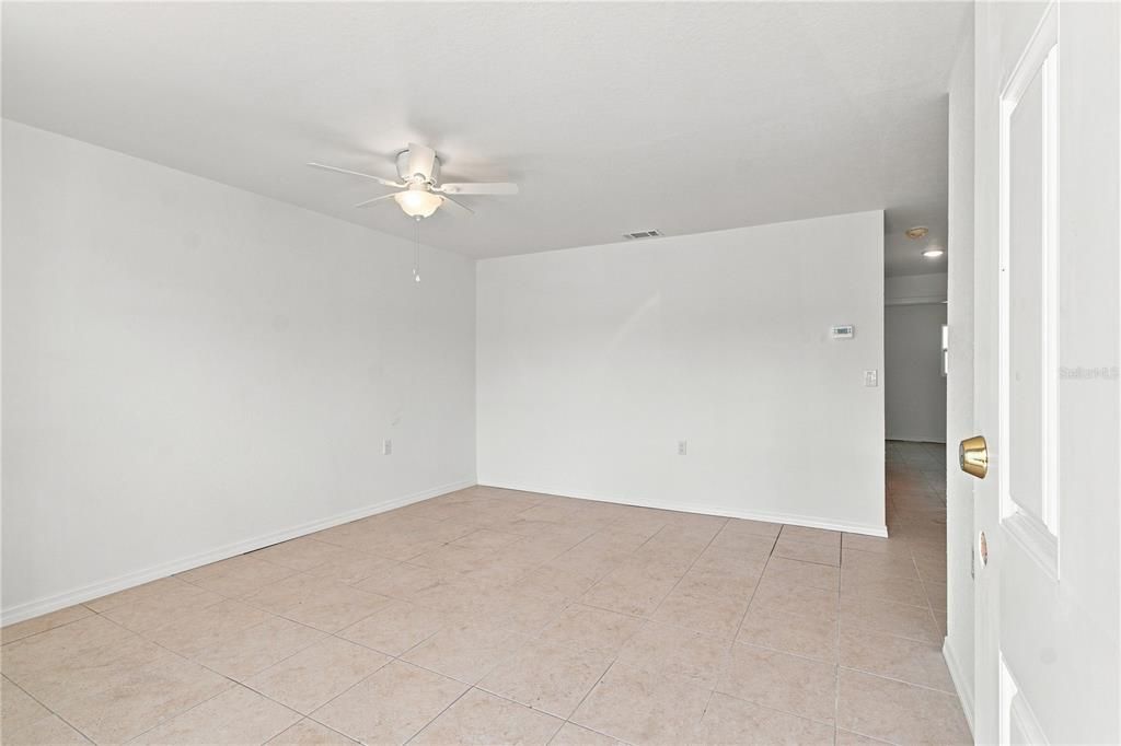 For Sale: $125,000 (2 beds, 2 baths, 864 Square Feet)