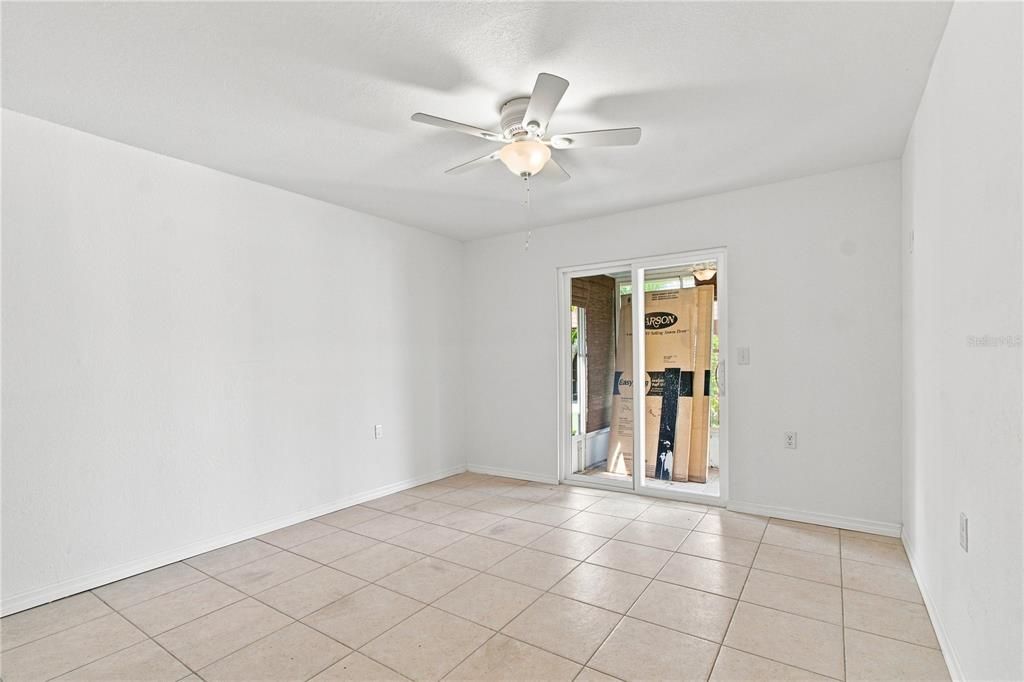 For Sale: $125,000 (2 beds, 2 baths, 864 Square Feet)