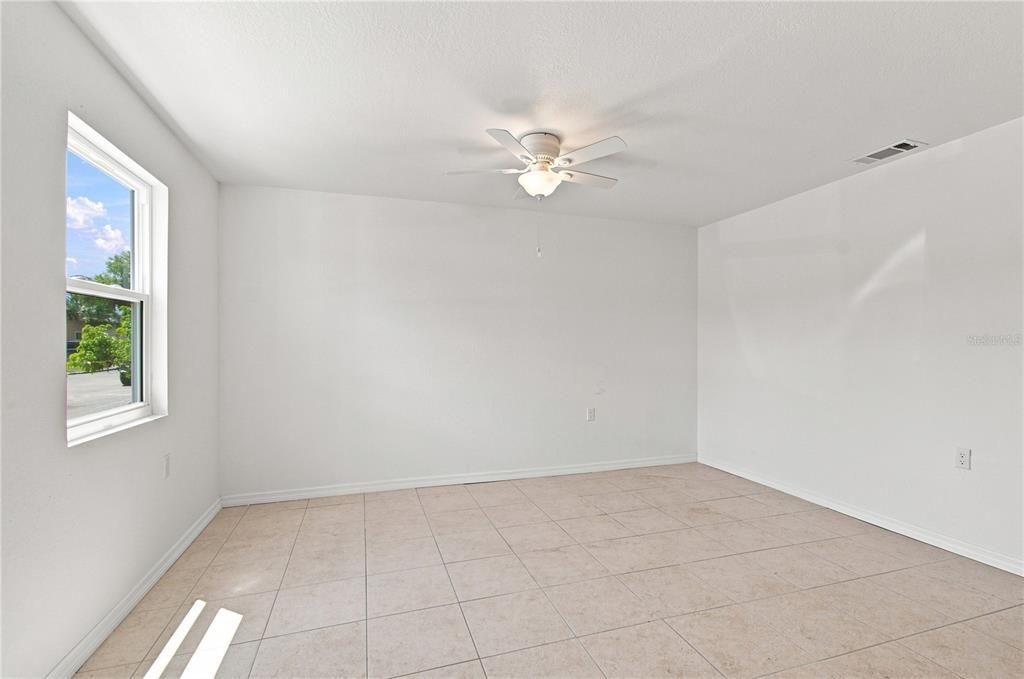 For Sale: $125,000 (2 beds, 2 baths, 864 Square Feet)