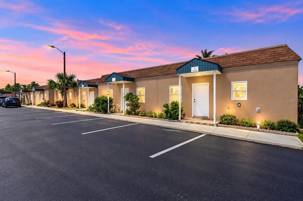 For Sale: $125,000 (2 beds, 2 baths, 864 Square Feet)