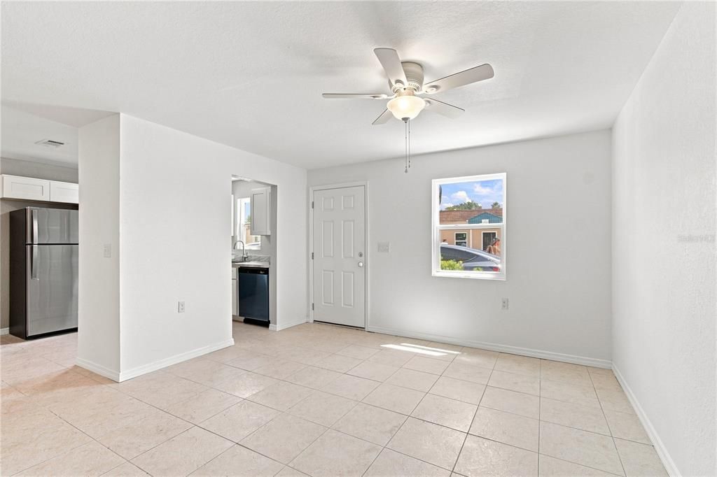 For Sale: $125,000 (2 beds, 2 baths, 864 Square Feet)