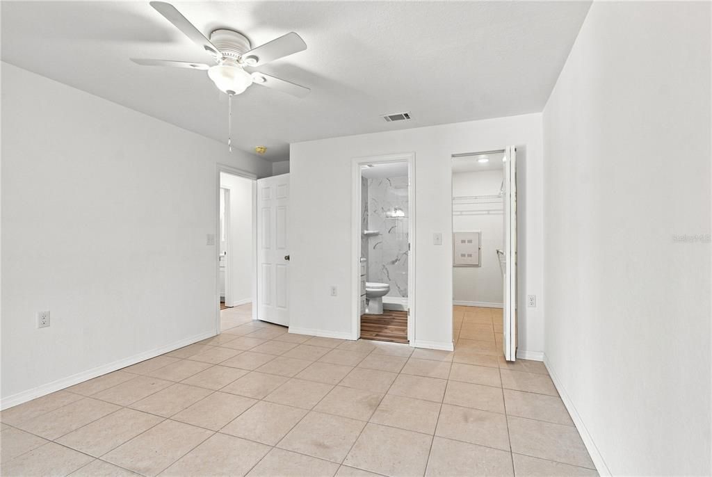 For Sale: $125,000 (2 beds, 2 baths, 864 Square Feet)