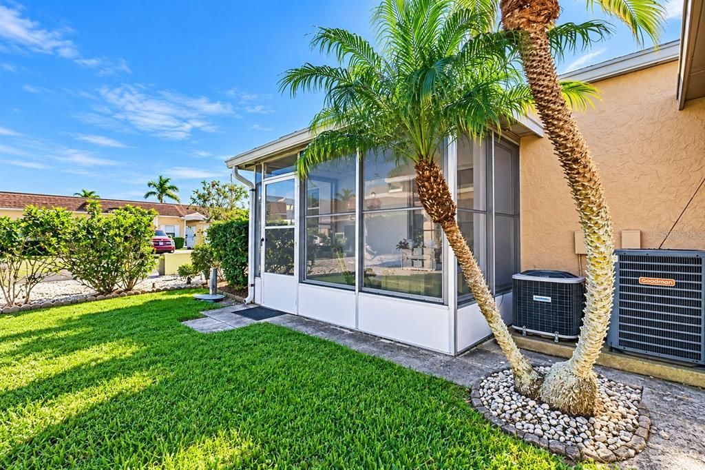 For Sale: $125,000 (2 beds, 2 baths, 864 Square Feet)