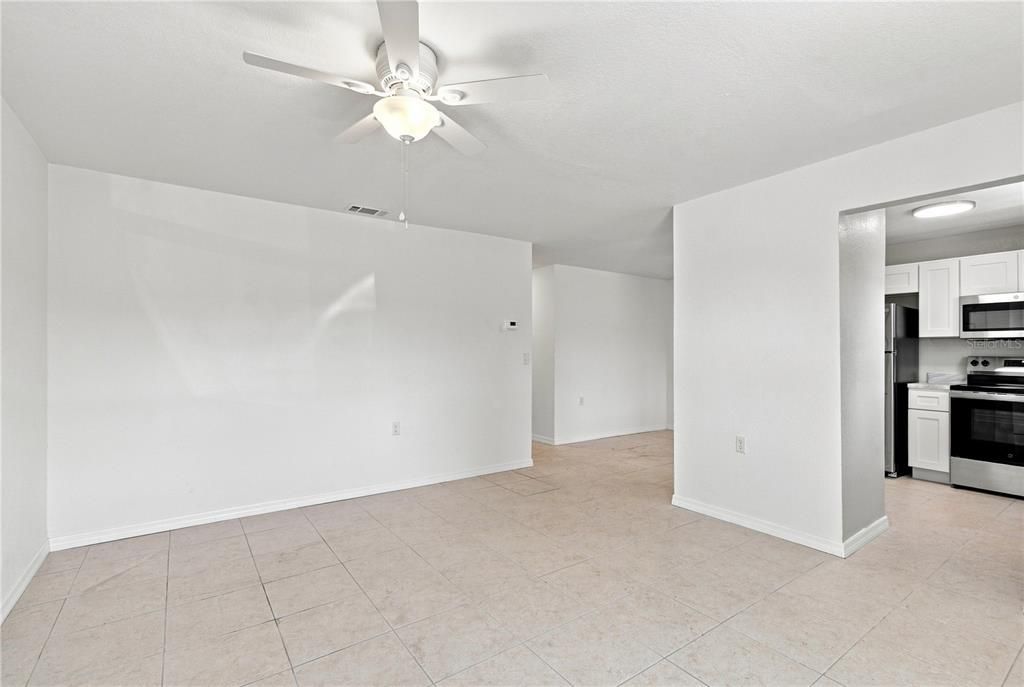 For Sale: $125,000 (2 beds, 2 baths, 864 Square Feet)