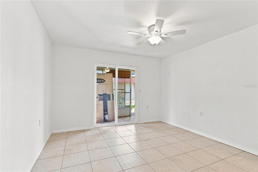For Sale: $125,000 (2 beds, 2 baths, 864 Square Feet)