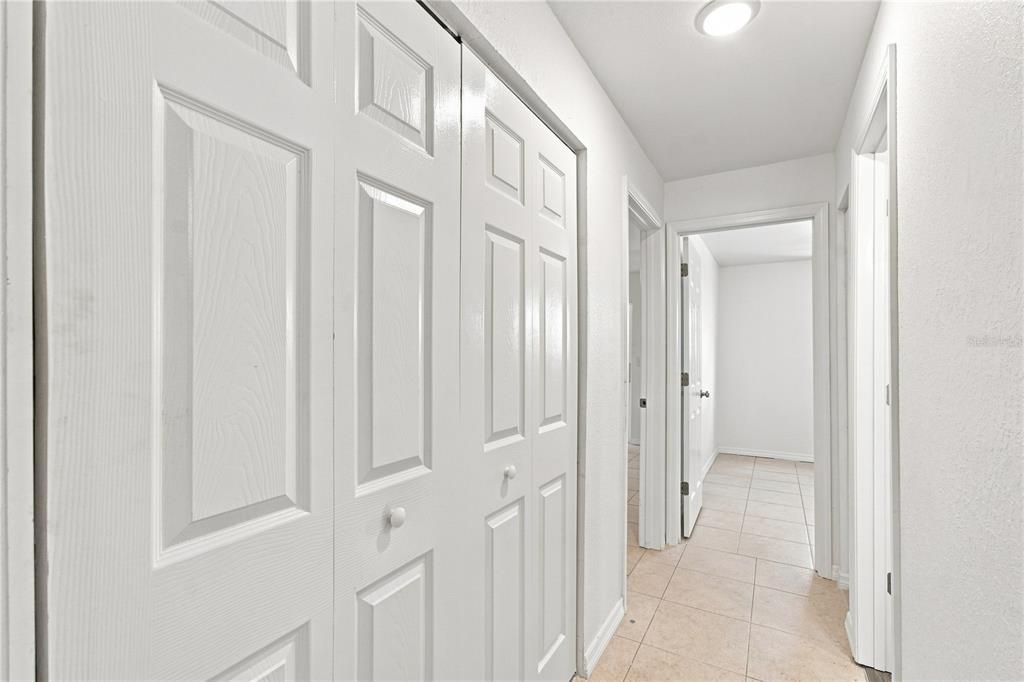 For Sale: $125,000 (2 beds, 2 baths, 864 Square Feet)