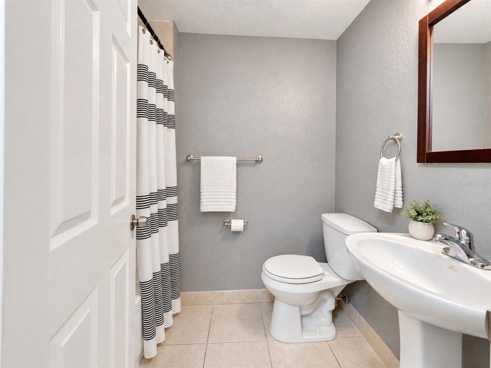 For Sale: $599,999 (4 beds, 4 baths, 2400 Square Feet)
