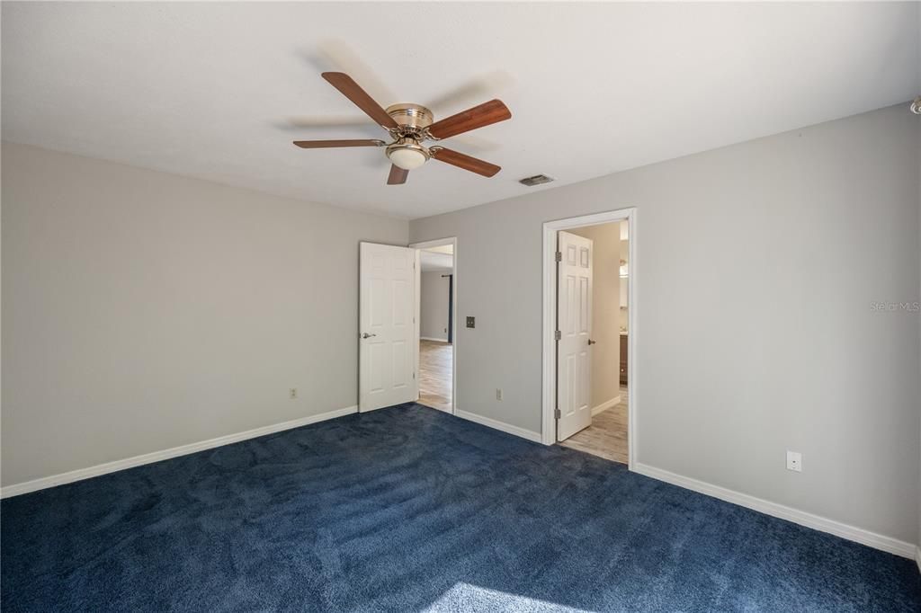 For Sale: $341,500 (4 beds, 2 baths, 1420 Square Feet)