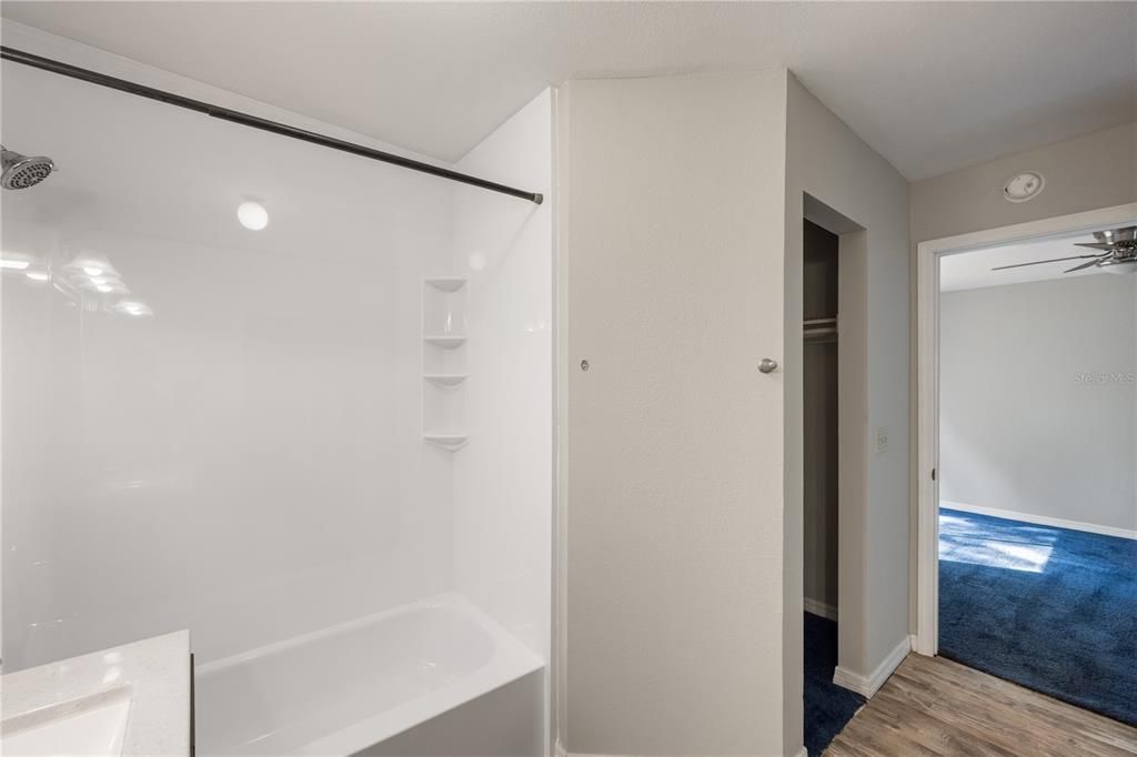 For Sale: $341,500 (4 beds, 2 baths, 1420 Square Feet)