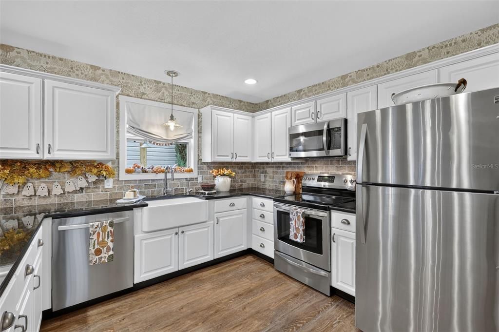 For Sale: $359,000 (2 beds, 2 baths, 1138 Square Feet)