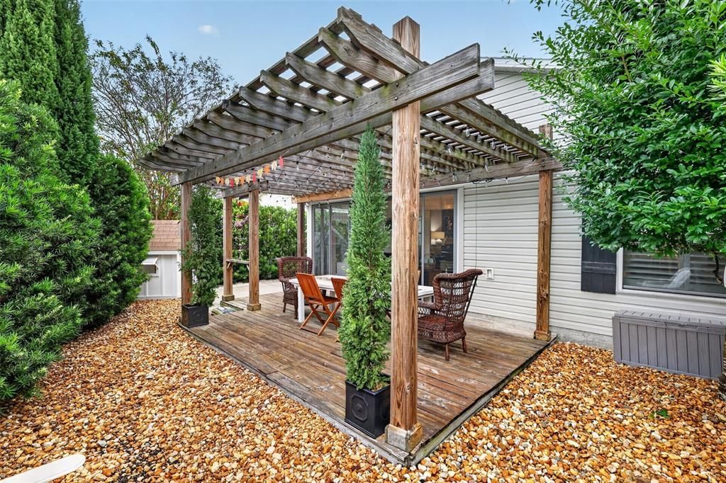 For Sale: $359,000 (2 beds, 2 baths, 1138 Square Feet)