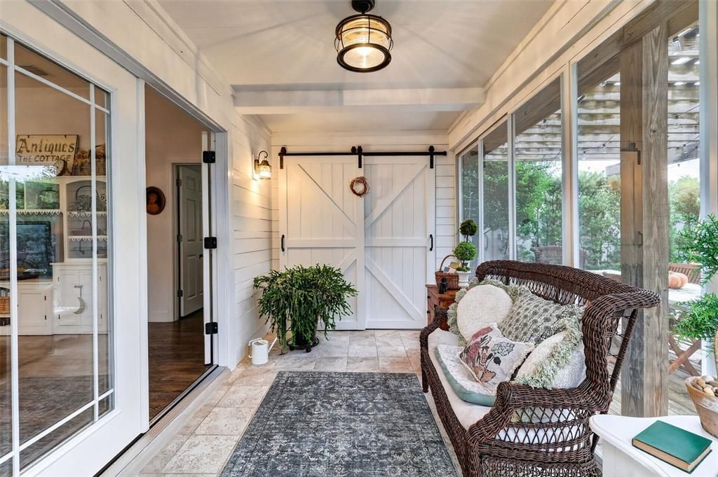 For Sale: $359,000 (2 beds, 2 baths, 1138 Square Feet)