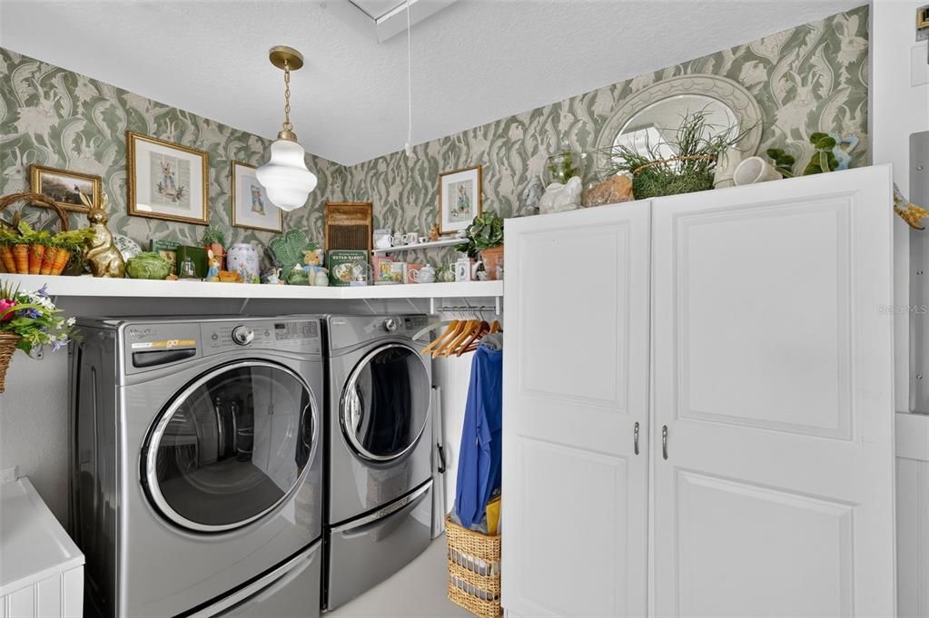 For Sale: $359,000 (2 beds, 2 baths, 1138 Square Feet)