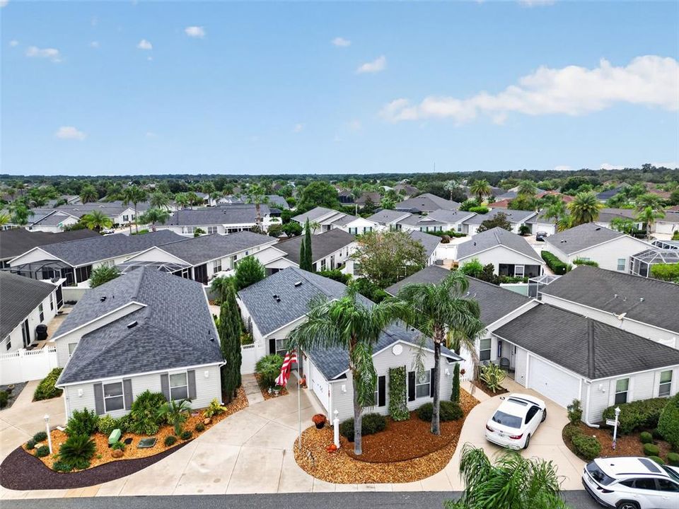 For Sale: $359,000 (2 beds, 2 baths, 1138 Square Feet)