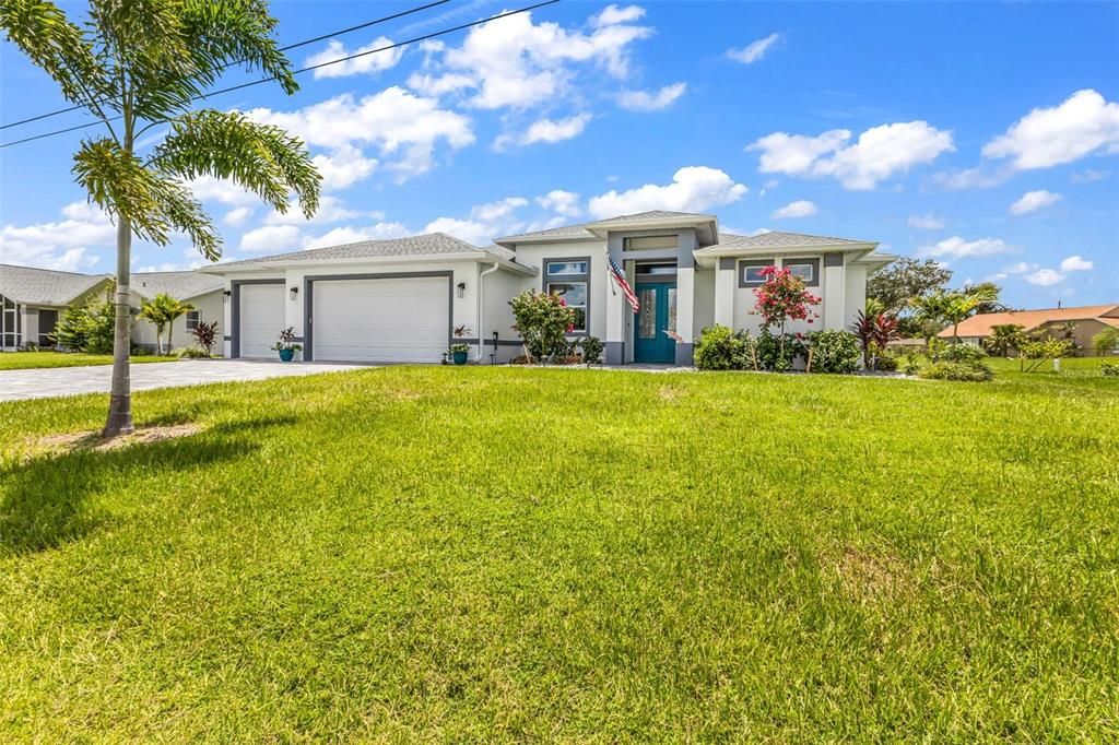 For Sale: $599,000 (3 beds, 2 baths, 1996 Square Feet)