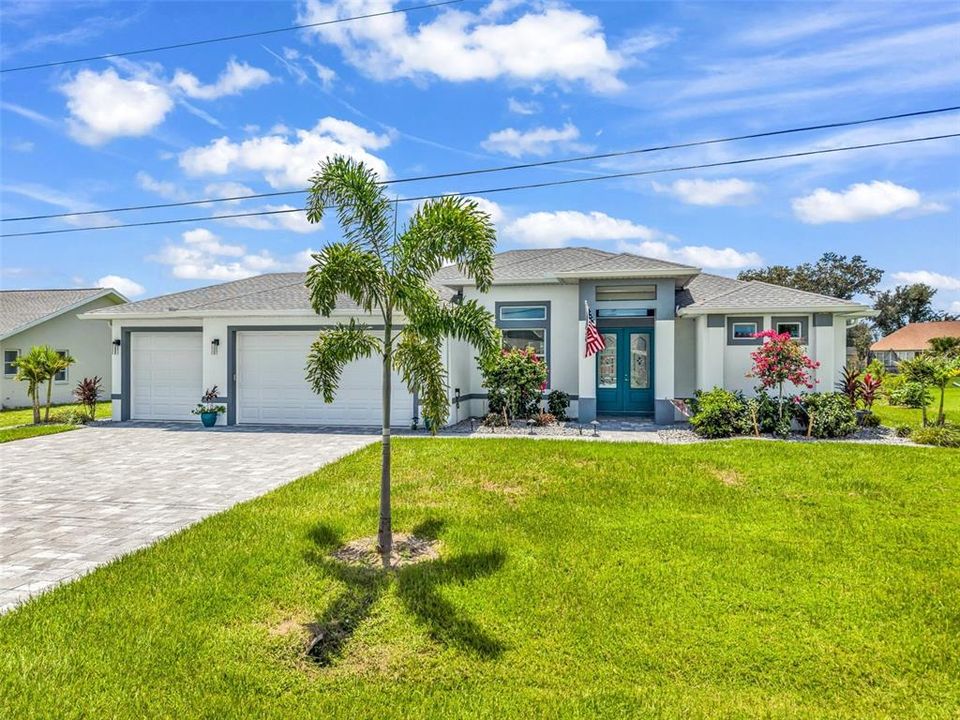 For Sale: $599,000 (3 beds, 2 baths, 1996 Square Feet)