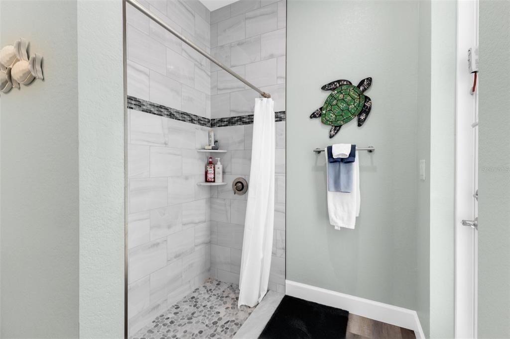 For Sale: $599,000 (3 beds, 2 baths, 1996 Square Feet)