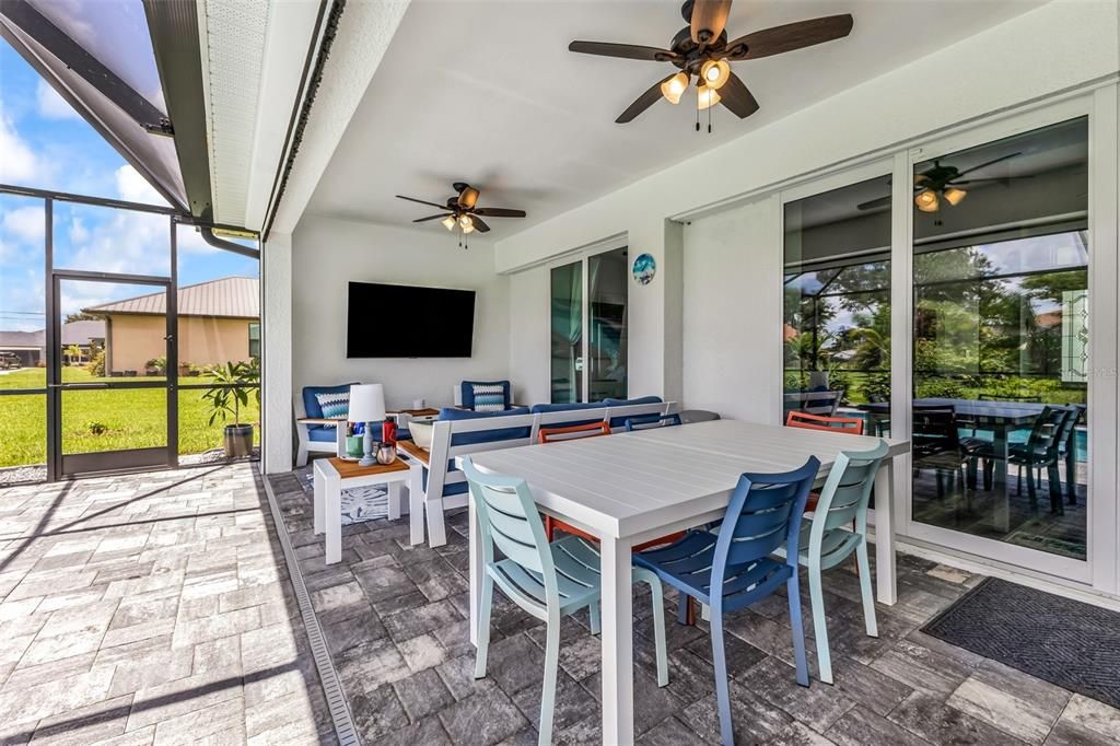 For Sale: $599,000 (3 beds, 2 baths, 1996 Square Feet)