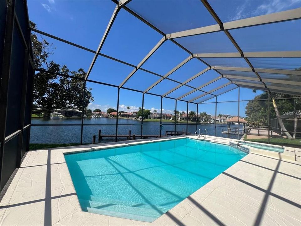 En Venta: $1,219,900 (3 camas, 2 baños, 2302 Pies cuadrados)