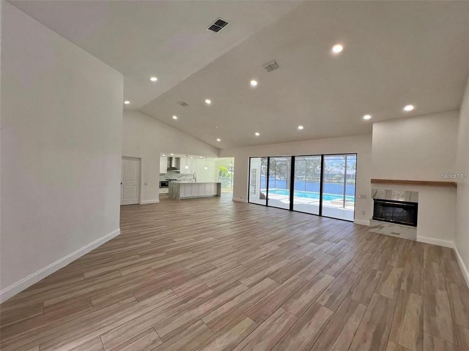 En Venta: $1,219,900 (3 camas, 2 baños, 2302 Pies cuadrados)
