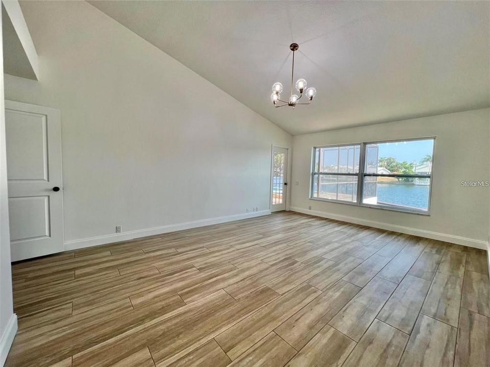 En Venta: $1,219,900 (3 camas, 2 baños, 2302 Pies cuadrados)