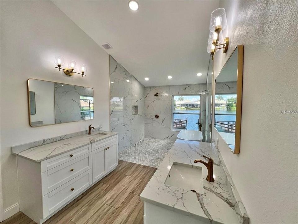 En Venta: $1,219,900 (3 camas, 2 baños, 2302 Pies cuadrados)