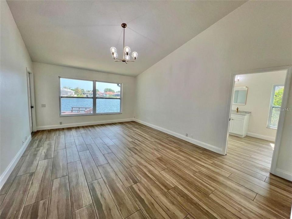 En Venta: $1,219,900 (3 camas, 2 baños, 2302 Pies cuadrados)
