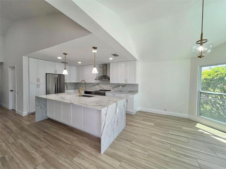 En Venta: $1,219,900 (3 camas, 2 baños, 2302 Pies cuadrados)