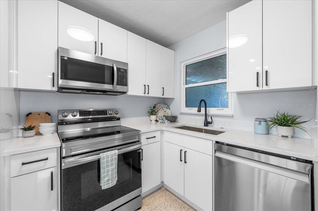 En Venta: $445,000 (2 camas, 2 baños, 986 Pies cuadrados)