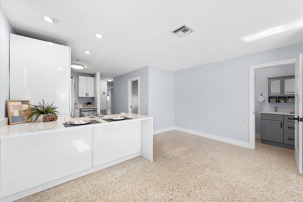En Venta: $445,000 (2 camas, 2 baños, 986 Pies cuadrados)