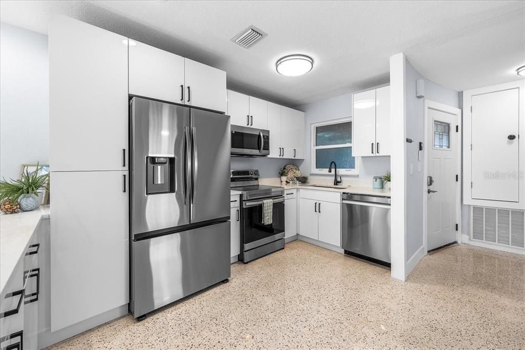 En Venta: $445,000 (2 camas, 2 baños, 986 Pies cuadrados)