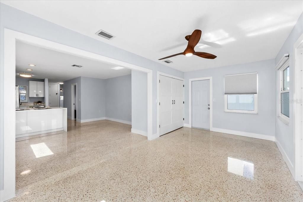 En Venta: $445,000 (2 camas, 2 baños, 986 Pies cuadrados)