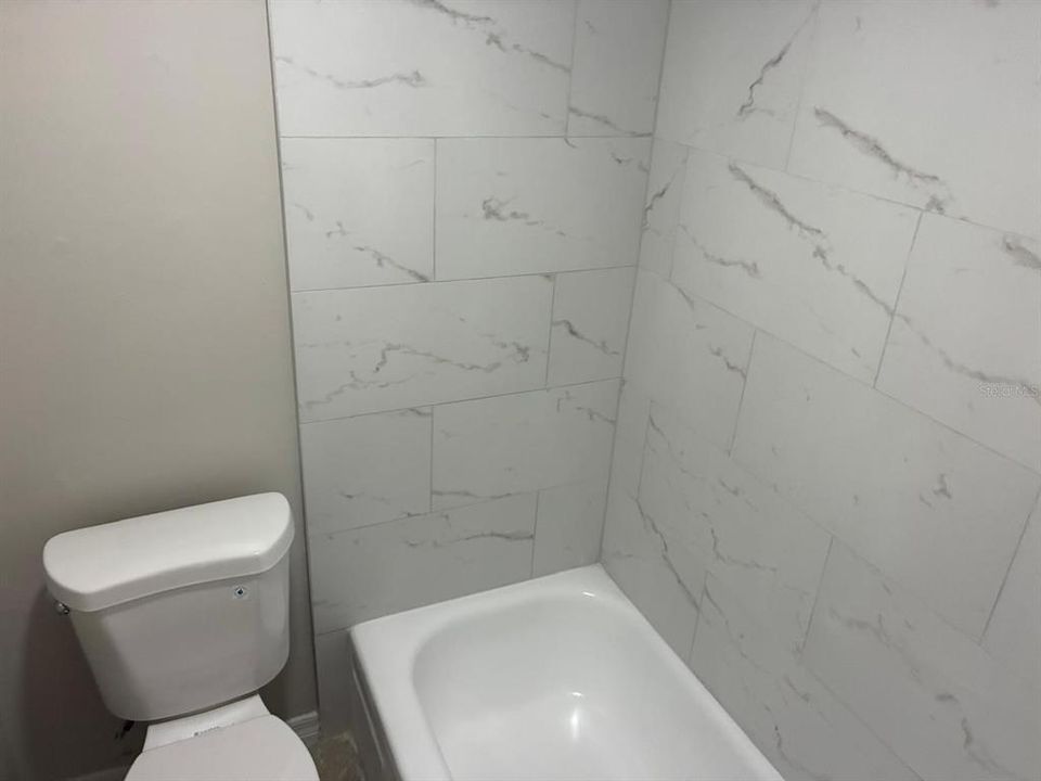 For Rent: $1,200 (1 beds, 1 baths, 555 Square Feet)