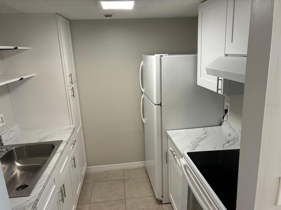 For Rent: $1,200 (1 beds, 1 baths, 555 Square Feet)
