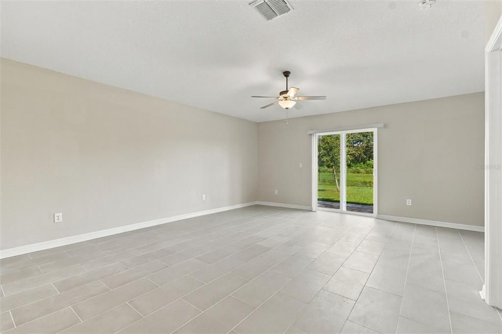 For Sale: $345,000 (4 beds, 2 baths, 1850 Square Feet)