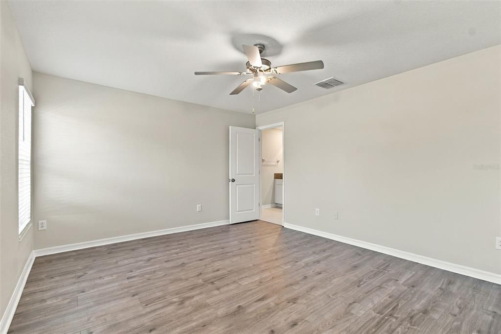 For Sale: $345,000 (4 beds, 2 baths, 1850 Square Feet)