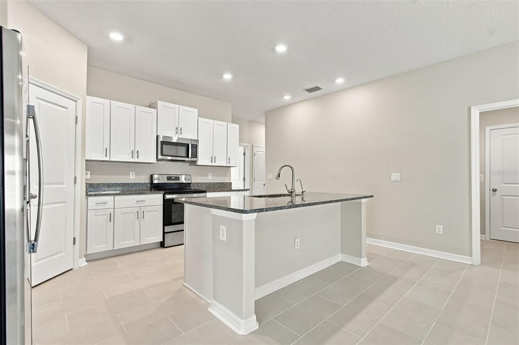For Sale: $345,000 (4 beds, 2 baths, 1850 Square Feet)