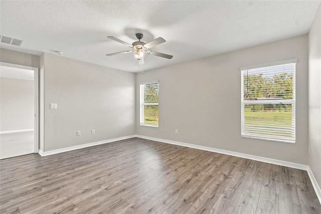 For Sale: $345,000 (4 beds, 2 baths, 1850 Square Feet)