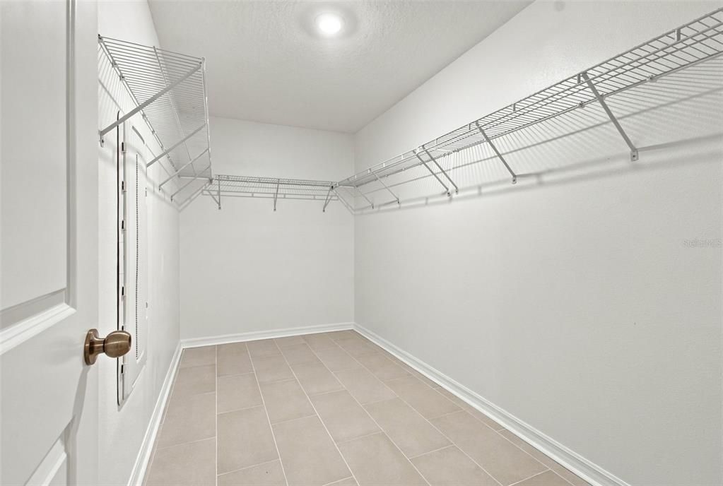 For Sale: $345,000 (4 beds, 2 baths, 1850 Square Feet)
