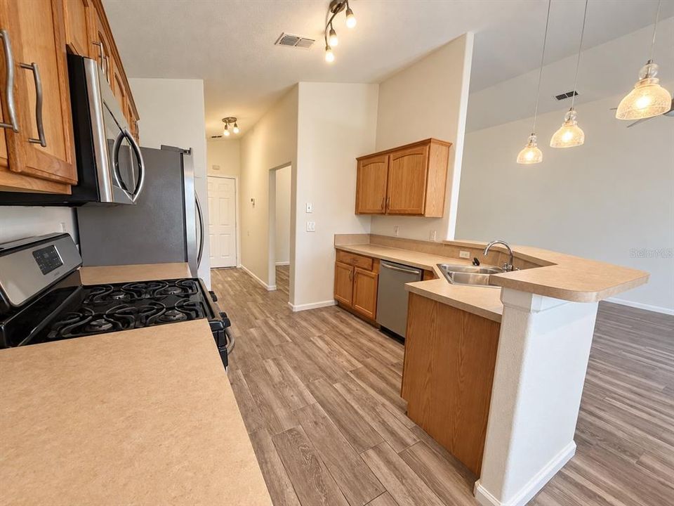 For Sale: $368,000 (3 beds, 2 baths, 1740 Square Feet)