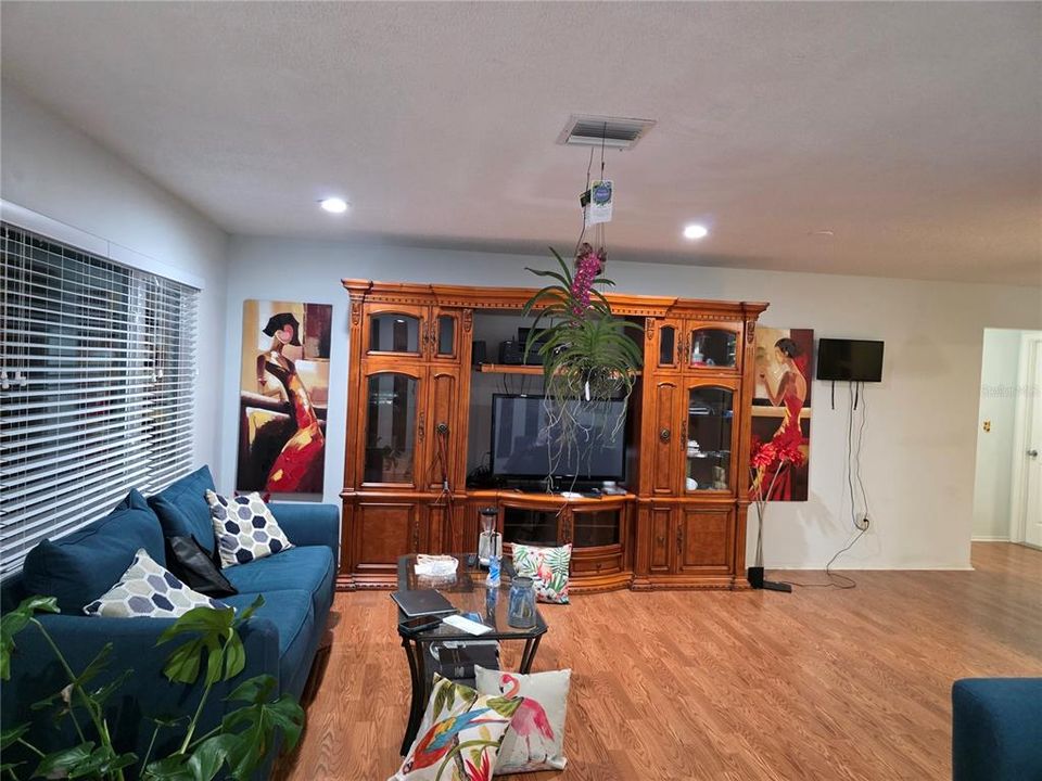 En Venta: $290,000 (2 camas, 2 baños, 1156 Pies cuadrados)