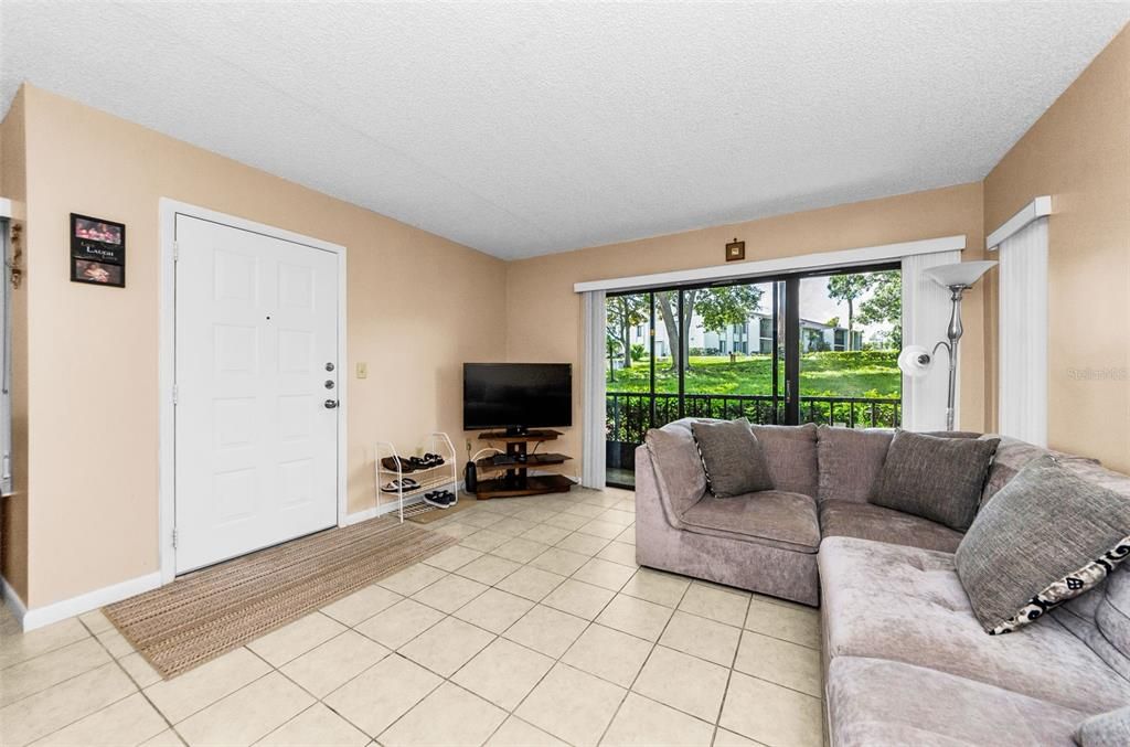 For Rent: $1,850 (2 beds, 2 baths, 1038 Square Feet)