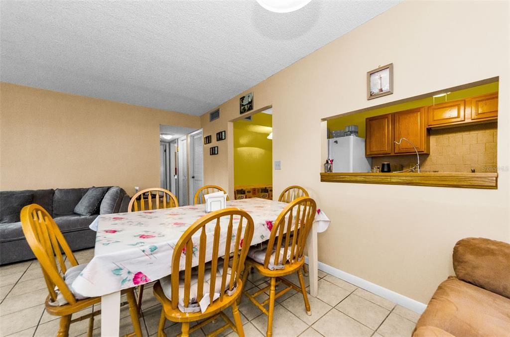 For Rent: $1,850 (2 beds, 2 baths, 1038 Square Feet)